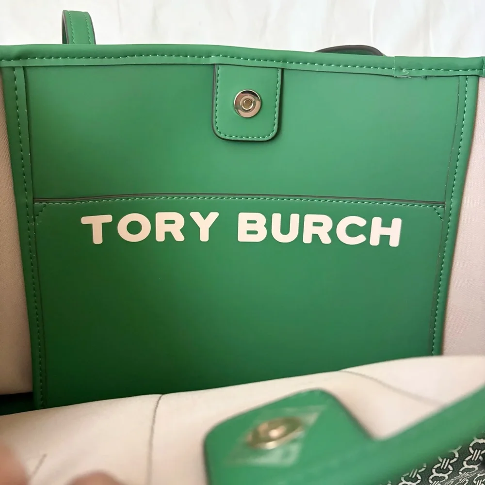 Tory Burch Gemini Link Large Tote (Green) - Picture 7 of 10